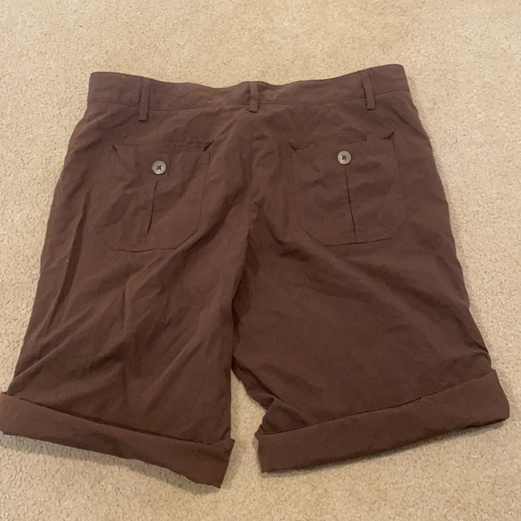 Women’s brown weatherproof shorts - Picture 3 of 4
